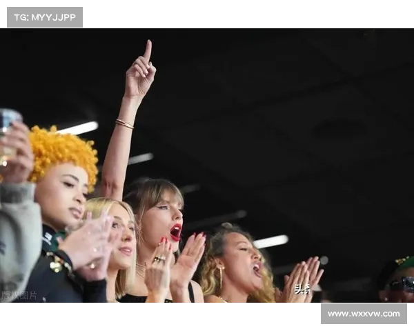 超级碗中场秀全息投影致敬经典 泰勒·斯威夫特观战引发社交媒体热议 超级碗中场秀全息投影致敬经典 泰勒·斯威夫特观战引发社交媒体热议